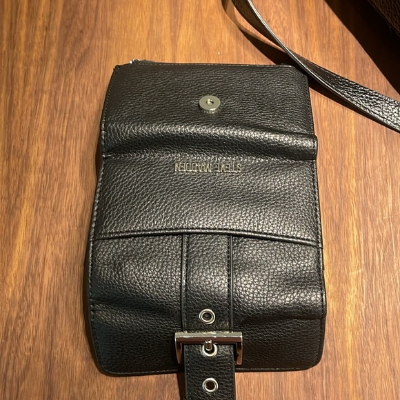 Steven Madden Small Crossover with Wallet - Picture 8 of 8